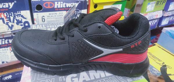 Sports Shoes - Hitway
