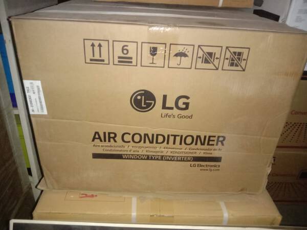 Window Air Conditioner - LG
