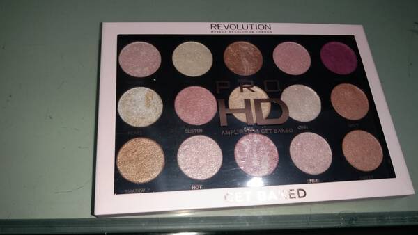 Eyeshadow Palette - Revolution