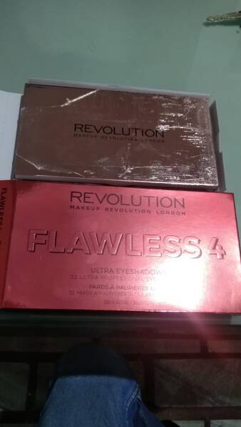 Eyeshadow Palette - Revolution