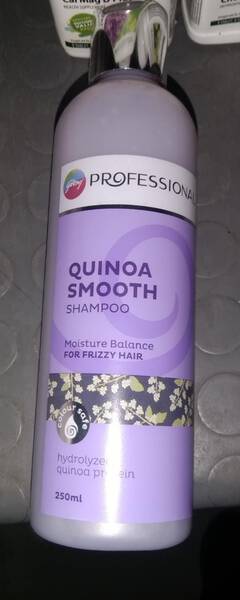 Qunioa Smooth Shampoo - Godrej Professional