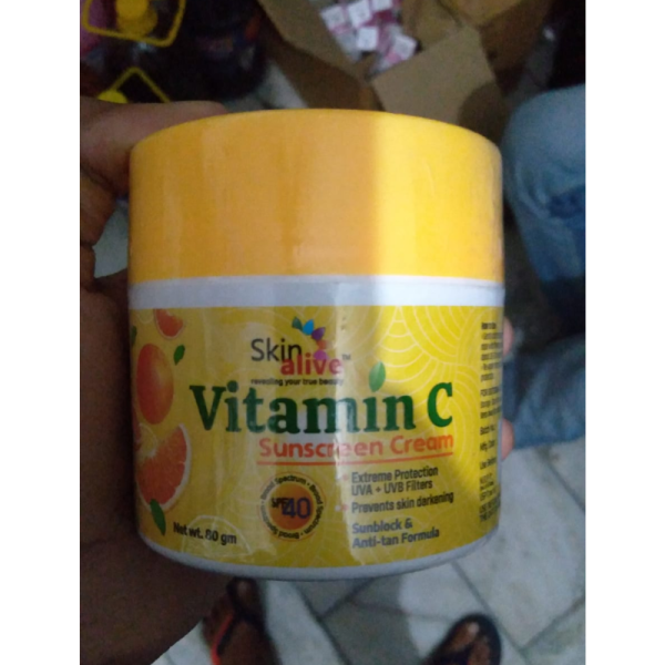 Vitamin C Sunscreen cream - Skin Alive