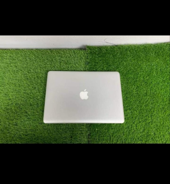 Laptop - Apple