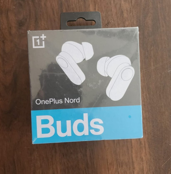 Earbuds image 4