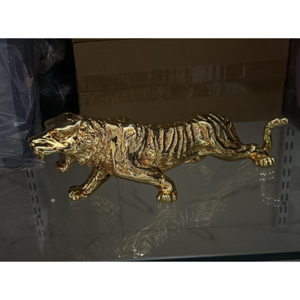Showpiece Statue - Generic
