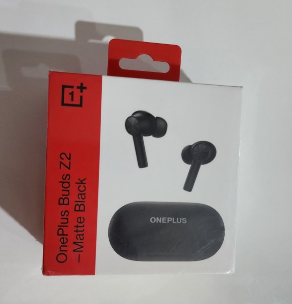 Earbuds image 3