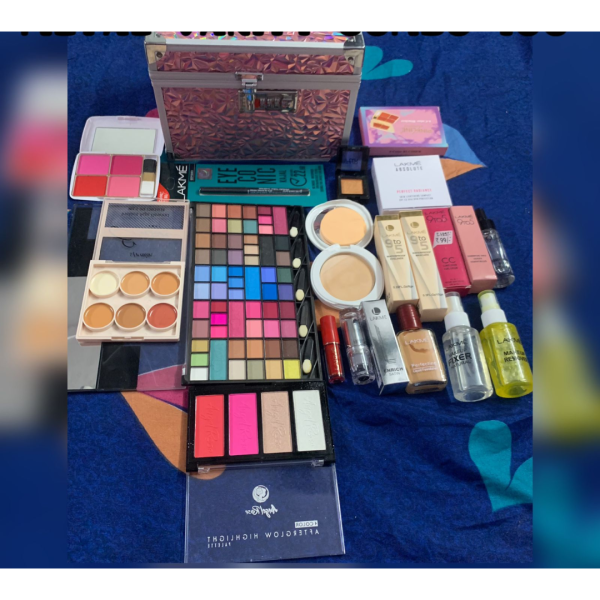 Makeup Kit - Lakmé